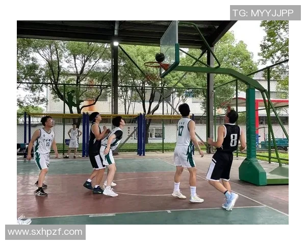 上海篮球队与广州篮球队赛后复盘分析团队配合与战术执行的关键因素 上海篮球队与广州篮球队赛后复盘分析团队配合与战术执行的关键因素